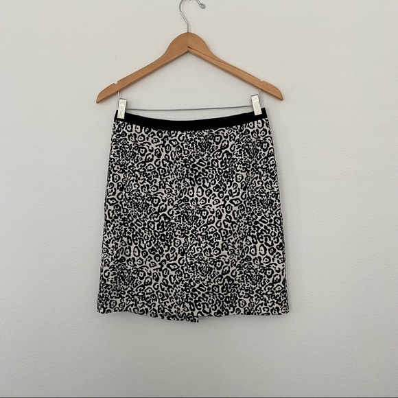 Ann Taylor leopard print pencil skirt 8 P - Picture 9 of 13